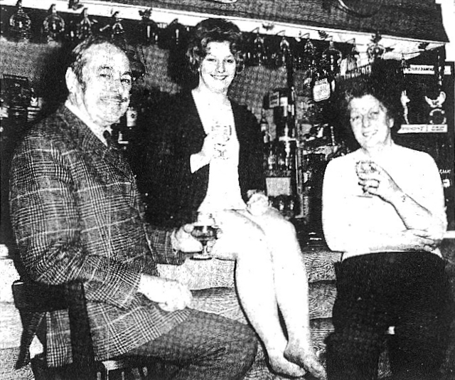 The Cricketers, Stockcross