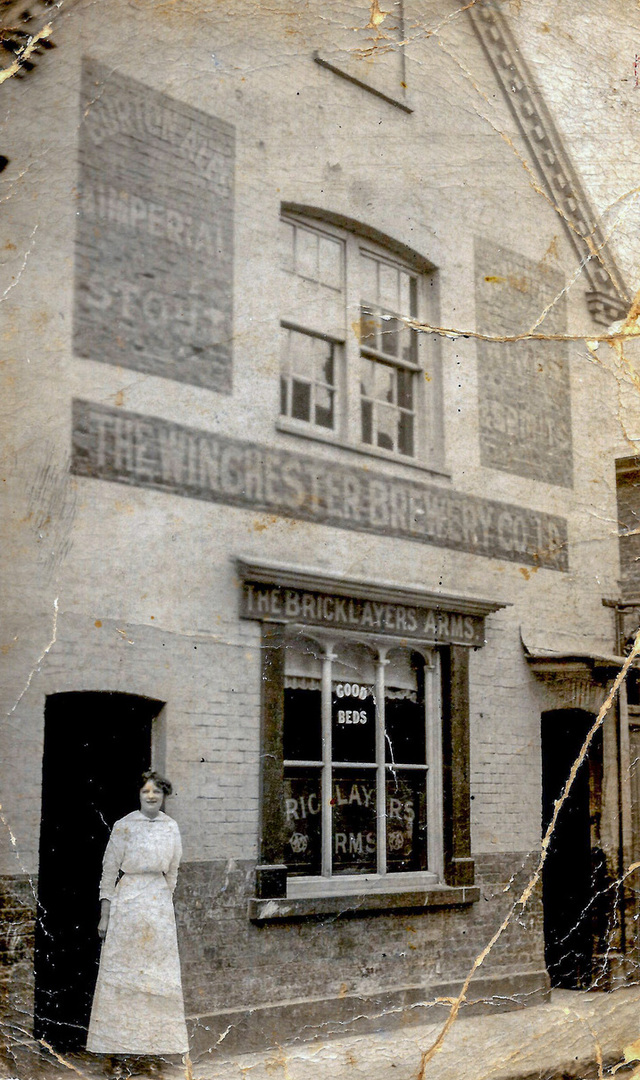 Bricklayers Arms, Winchester