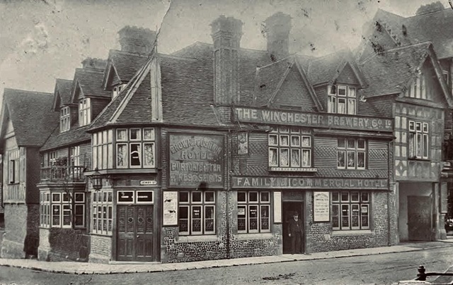 Crown & Cushion, Winchester