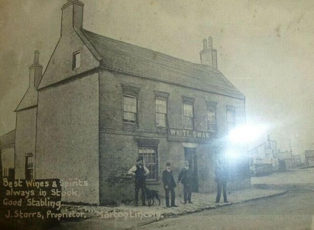 White Swan, Marton