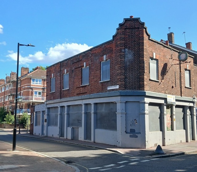 Little Crown, Rotherhithe