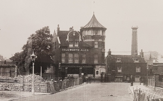 The Feathers, Chiswick