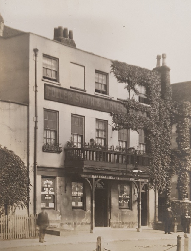 Red Lion, Chiswick