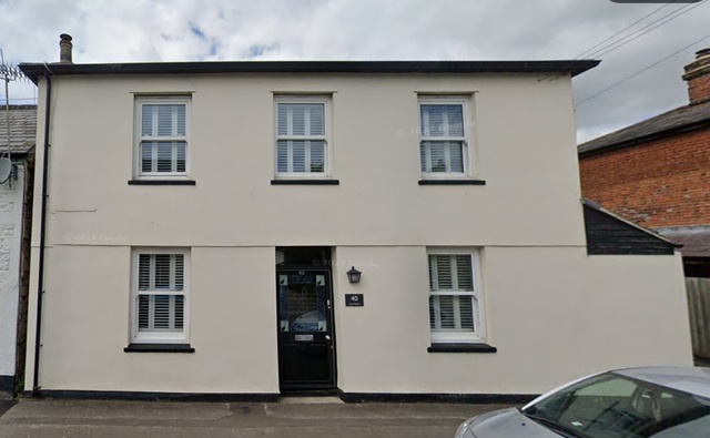 The Queens, Faringdon